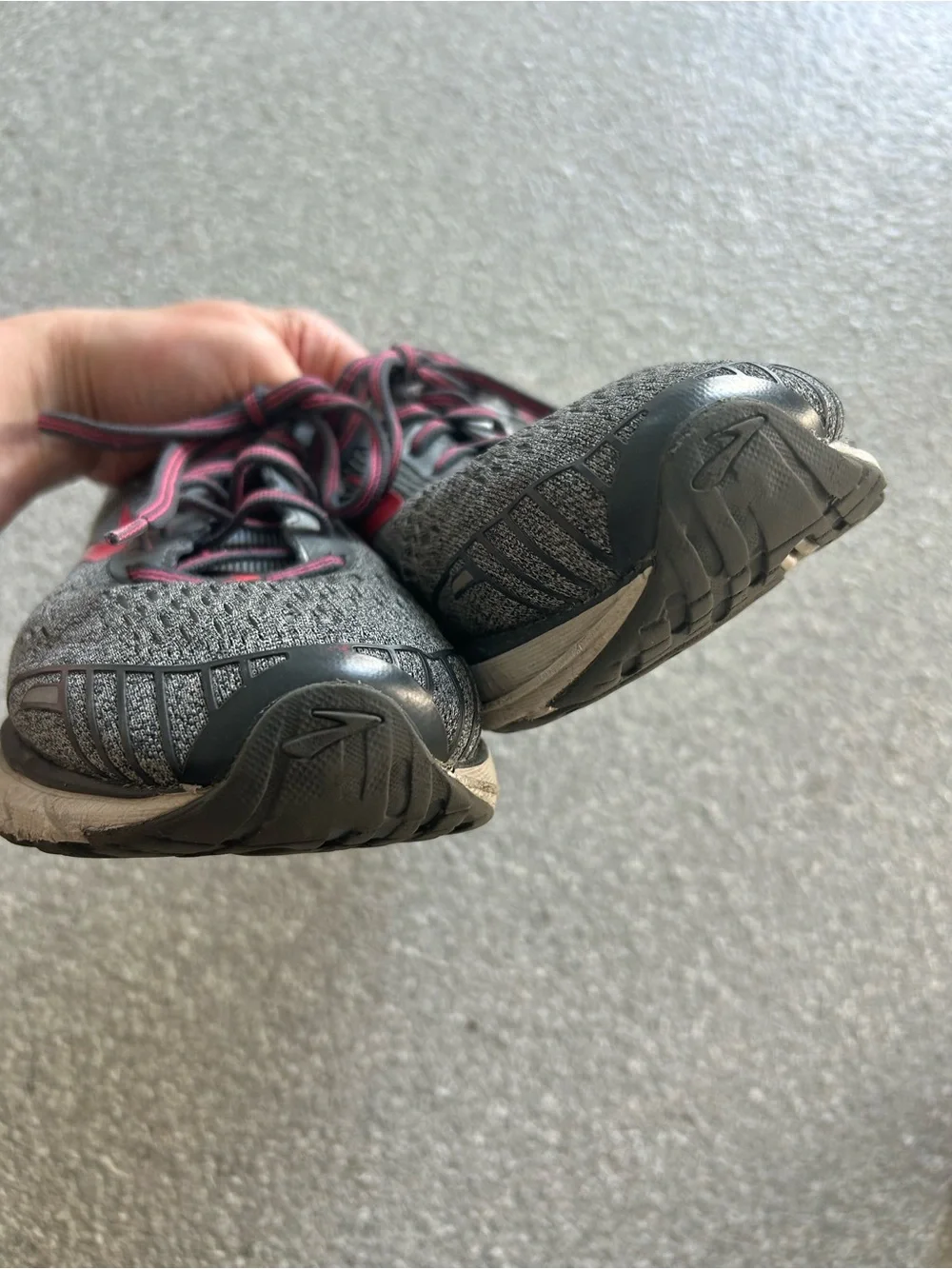 Brooks Adrenaline GTS 18 Women’s Athletic Sneakers Size 10.5